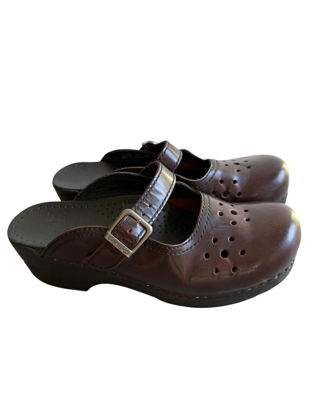 Dansko Merrie Burgundy Leather Mary Jane Clogs Buckle Strap Perforated 38 Scandi - Picture 2 of 11